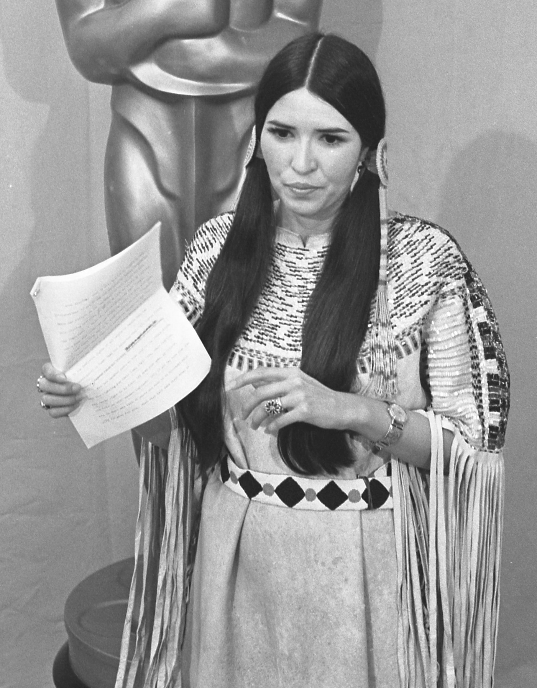 1353 9 Sacheen Littlefeather Oscar 45 