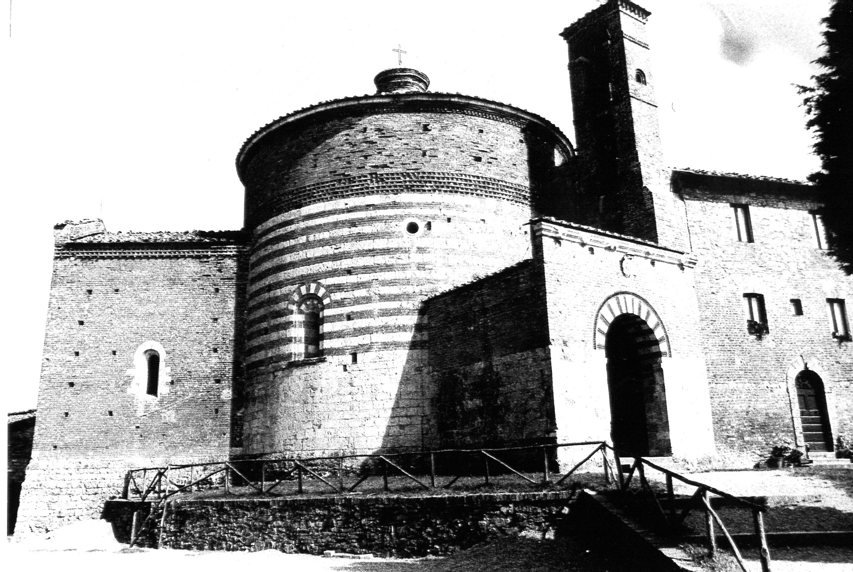 1359 4 ROTONDA MONTESIEPI 1987 