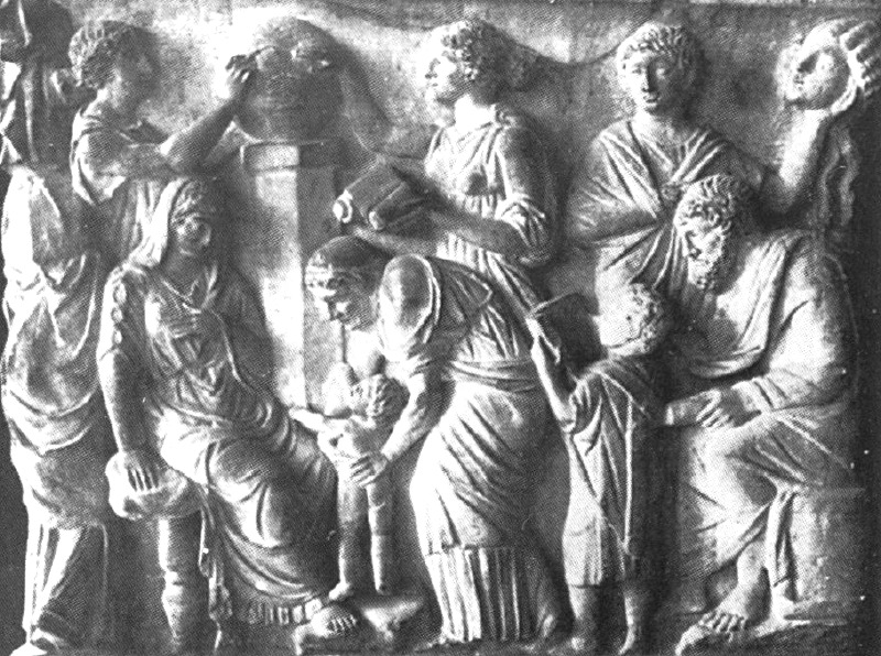 1383 5 Sarcofago con le tre Parche